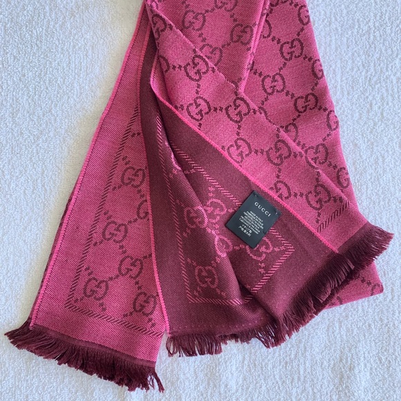 Gucci Wool Monogram Fringe Scarf Magenta Bordeau - Picture 4 of 8